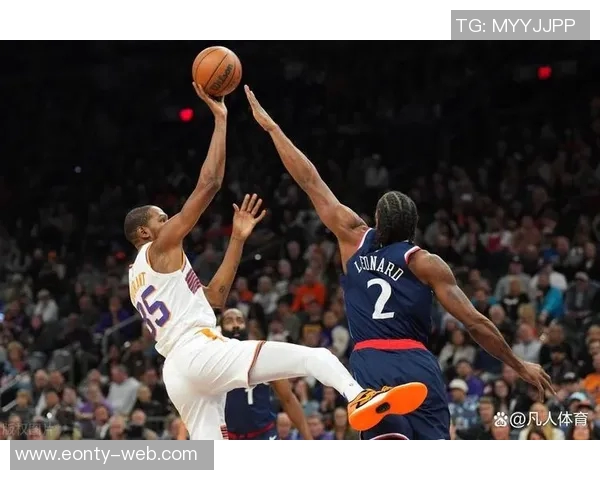 太阳队与快船队激战正酣谁能在西部赛季争夺中笑到最后